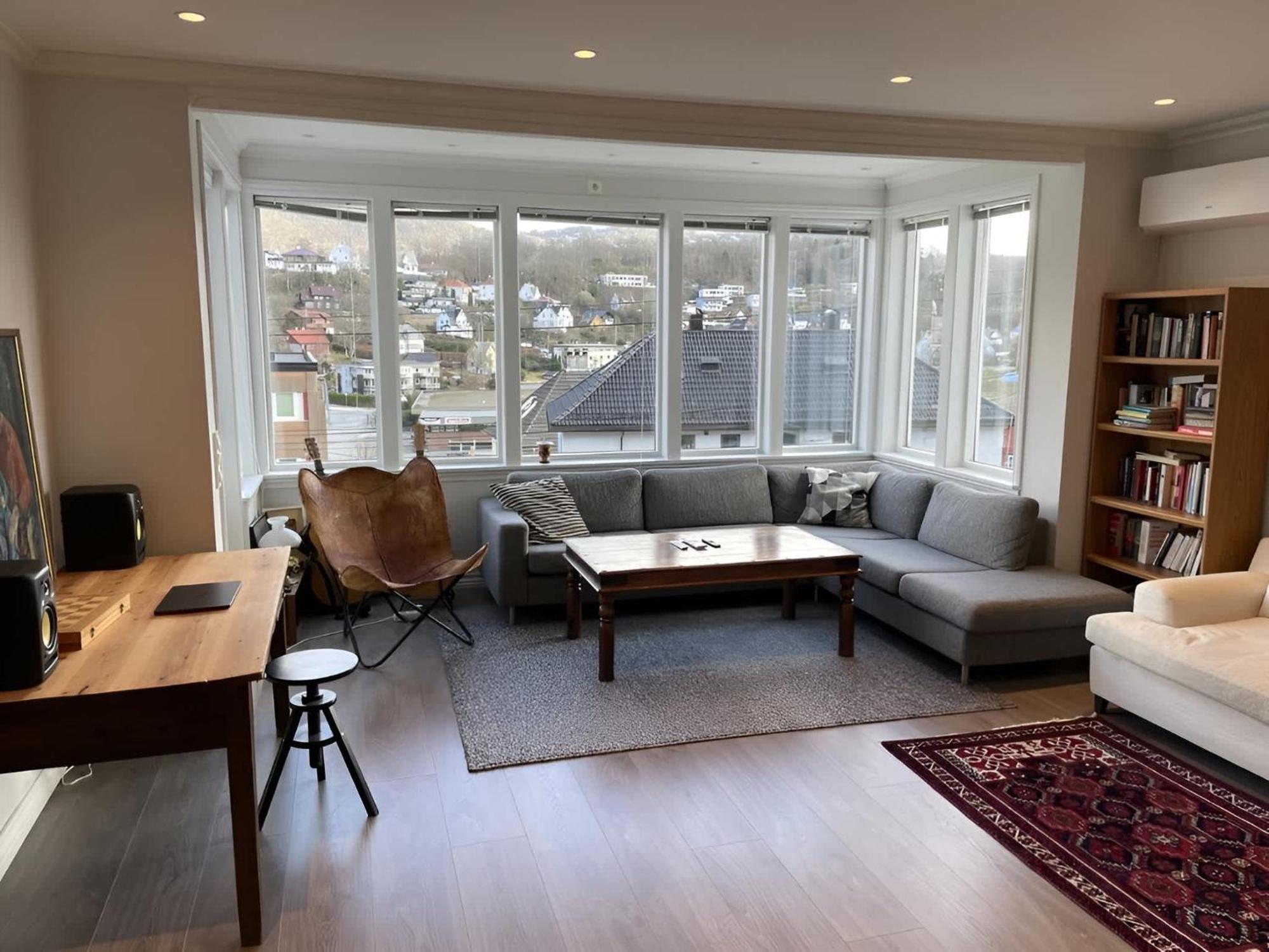 Apartment Peaceful With Balcony - Near Tram & Trails *